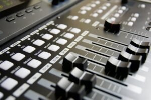 mixing-table-mixing-music-musician-159206-159206.jpg